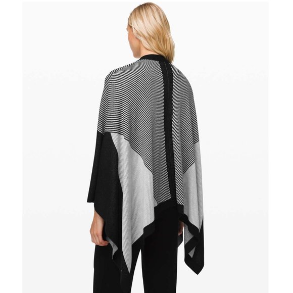 Lululemon Here for Serenity Wrap / One Size / Black White Cashlu - Picture 3 of 7